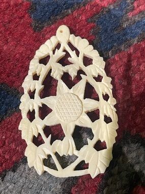 Vintage Hand-Carved Bone Sunflower Pendant – Intricate Floral Openwork Folk Art